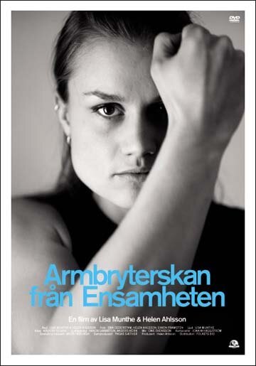 Смотреть фильм Армрестлинг в деревне «Одиночество» / Armbryterskan från Ensamheten (2004) онлайн в хорошем качестве HDRip
