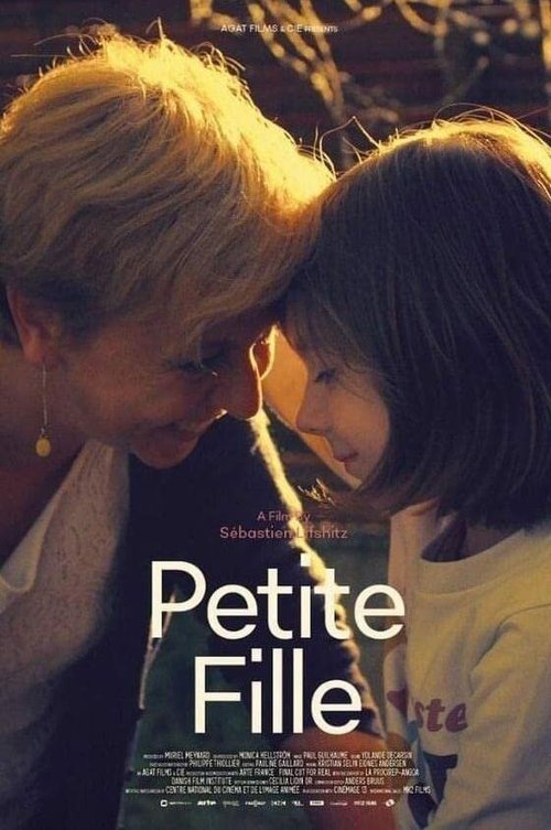 Смотреть фильм Маленькая девочка / Petite fille (2020) онлайн в хорошем качестве HDRip