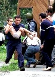 Смотреть фильм Осада Беслана / The Beslan Siege (2005) онлайн в хорошем качестве HDRip