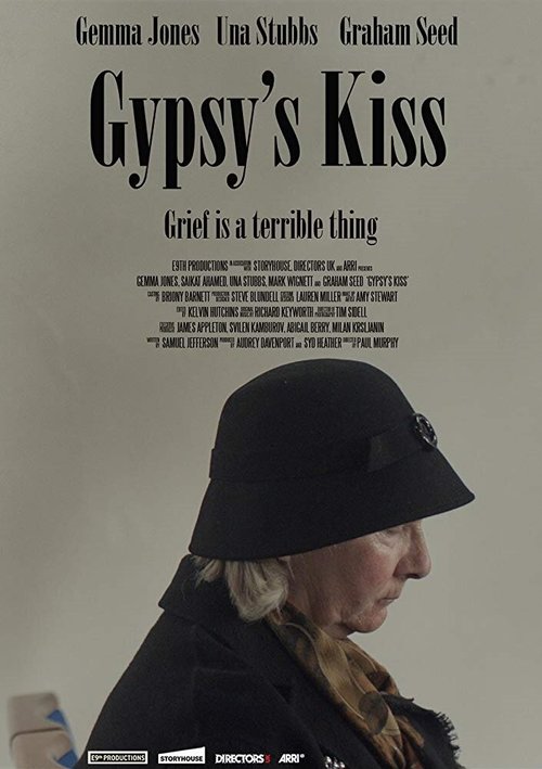 Смотреть фильм Gypsy's Kiss (2017) онлайн 