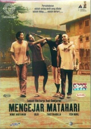 Смотреть фильм Mengejar matahari (2004) онлайн в хорошем качестве HDRip