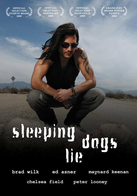 Смотреть фильм Sleeping Dogs Lie (2005) онлайн в хорошем качестве HDRip