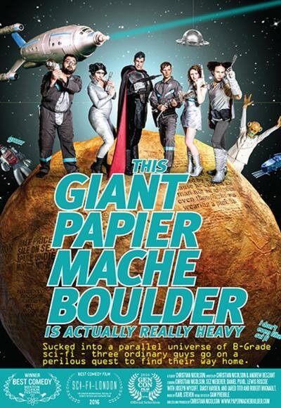 Этот гигантский валун из папье-маше и впрямь очень тяжёлый / This Giant Papier-Mâché Boulder Is Actually Really Heavy