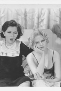 Смотреть фильм Babes in the Goods (1934) онлайн 